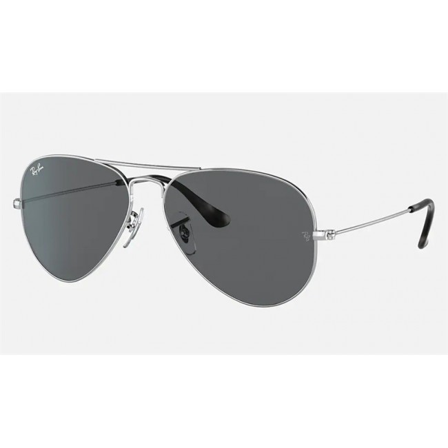 Ray Ban Aviator Collection RB3025 Silver Frame Dark Grey Classic Lens Sunglasses