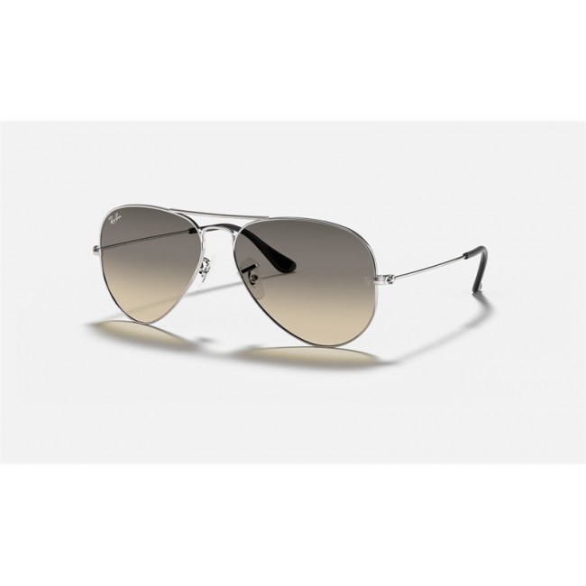 Ray Ban Aviator Gradient RB3025 Light Gray Gradient Silver Sunglasses